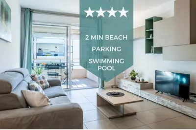Plan de l'établissement 1-Br apartment in Palm Beach swimming pool
