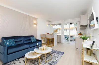 Cuisine ou kitchenette dans l'établissement Perle Dorée YourHostHelper