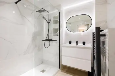 Salle de bains dans l'établissement Perle Dorée YourHostHelper