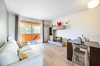 Coin salon dans l'établissement Hello Côte D'Azur - Spacieux 2pièces à5min de plages