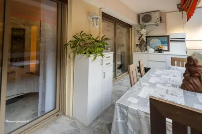 Cuisine ou kitchenette dans l'établissement Ô 27 Fleurie Cannes
