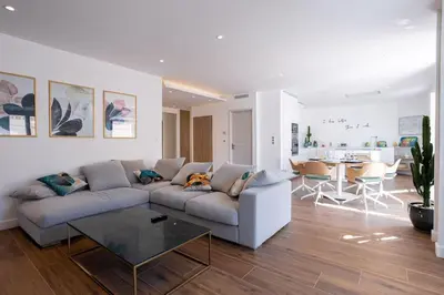 Coin salon dans l'établissement Luxury Apt With Balcony On Famous Rue D'antibes! - Kiss Apartment by Halldis