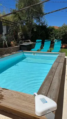 Piscine de l'établissement Riviera Villa close to center city, AC, pool ou située à proximité