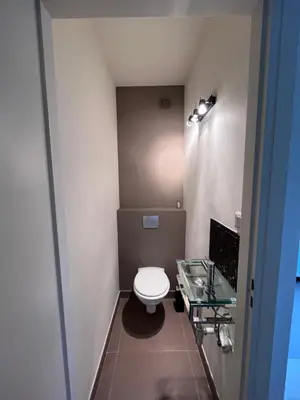 Salle de bains dans l'établissement Appartement climatisé avec terrasse, vue jardin et piscine