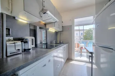 Cuisine ou kitchenette dans l'établissement Le Jak - 2 Pièces - Loggia - VCA