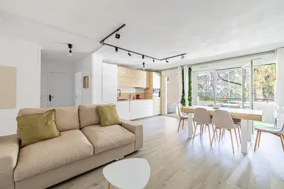 Cuisine ou kitchenette dans l'établissement Montfleury cannes
