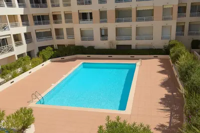 Piscine de l'établissement Port Azur ou située à proximité