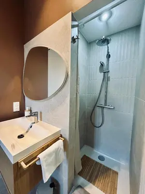 Salle de bains dans l'établissement KOSY Spa, Les Princes