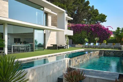 Piscine de l'établissement Cannes - Modern villa with 180° sea view ou située à proximité