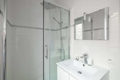 Salle de bains dans l'établissement Beautiful renovated residence near Croisette