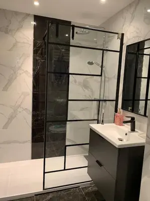 Salle de bains dans l'établissement La Pinède - Appartment 3 bedrooms