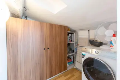 Cuisine ou kitchenette dans l'établissement Vauban Stylish 1-Bedroom Apartment in Antibes City Center with AC