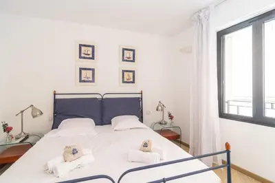 Un ou plusieurs lits dans un hébergement de l'établissement Cannes Rue d'Antibes Premium 2 BDR 2 baths Exclusive Olam Properties