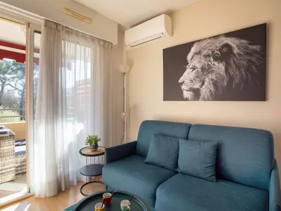 Coin salon dans l'établissement Studio Le Royal Park by Interhome