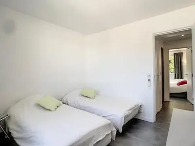 Un ou plusieurs lits dans un hébergement de l'établissement Berlioz Garden - Jardin,Free Parking,AC,Wifi