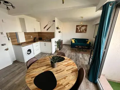 Cuisine ou kitchenette dans l'établissement grand studio proche plage