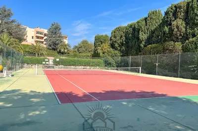 Tennis ou squash au sein de l'appartement ou à proximité