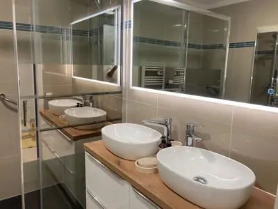 Salle de bains dans l'établissement Appartement de standing Le Velvet Bay climatisé en bord de mer