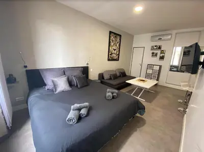Un ou plusieurs lits dans un hébergement de l'établissement PACA Properties 41H2 - Studio cosy