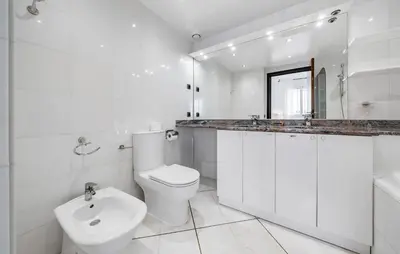 Salle de bains dans l'établissement 2 Bedroom Cozy Apartment In Cannes