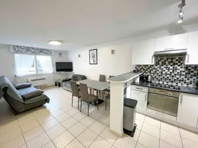 Cuisine ou kitchenette dans l'établissement Modern one bedroom apartment in Cannes